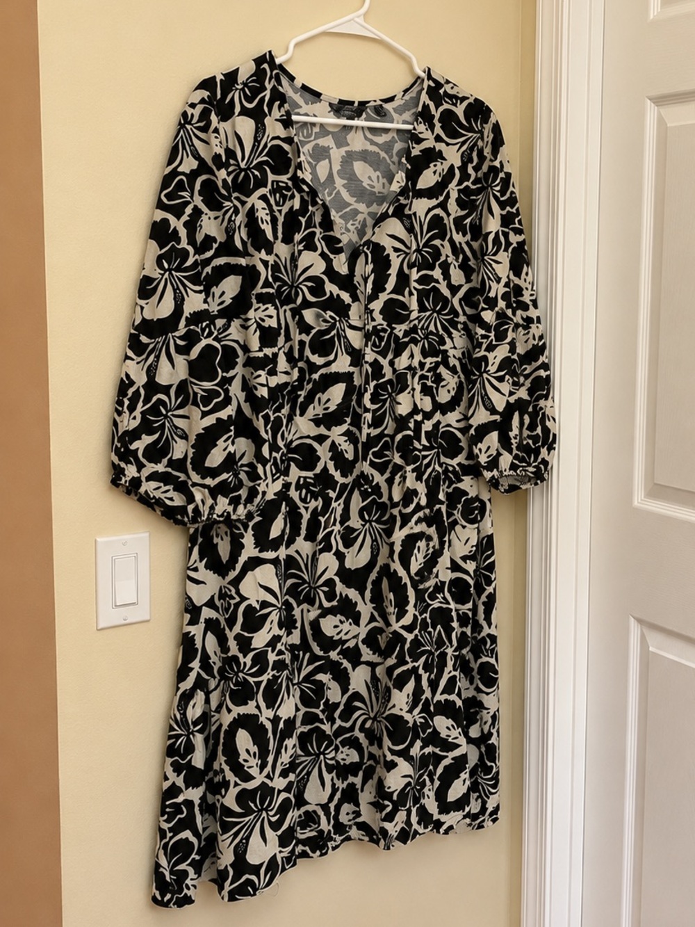 Mlle Gabrielle Black & White Floral V-Neck Mini Dress